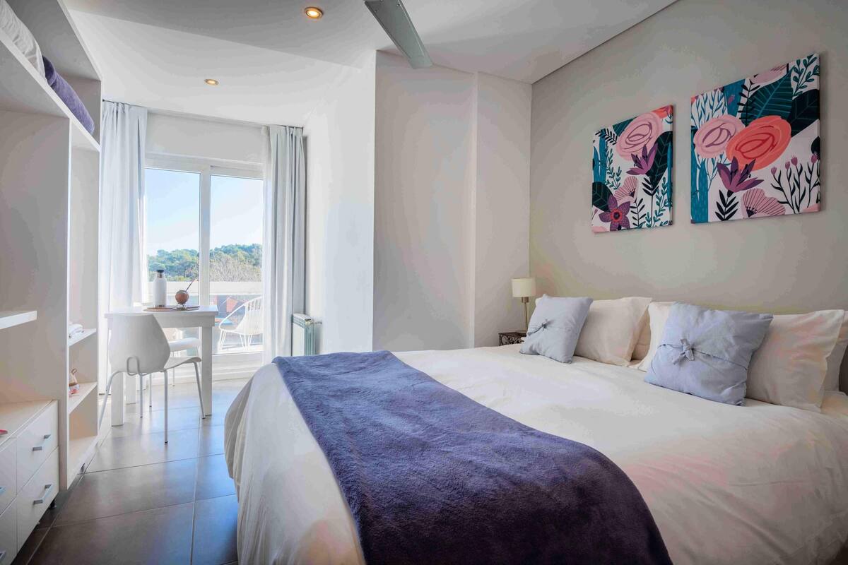 Minibar, in-room safe, cribs (free), rollaway beds (surcharge)