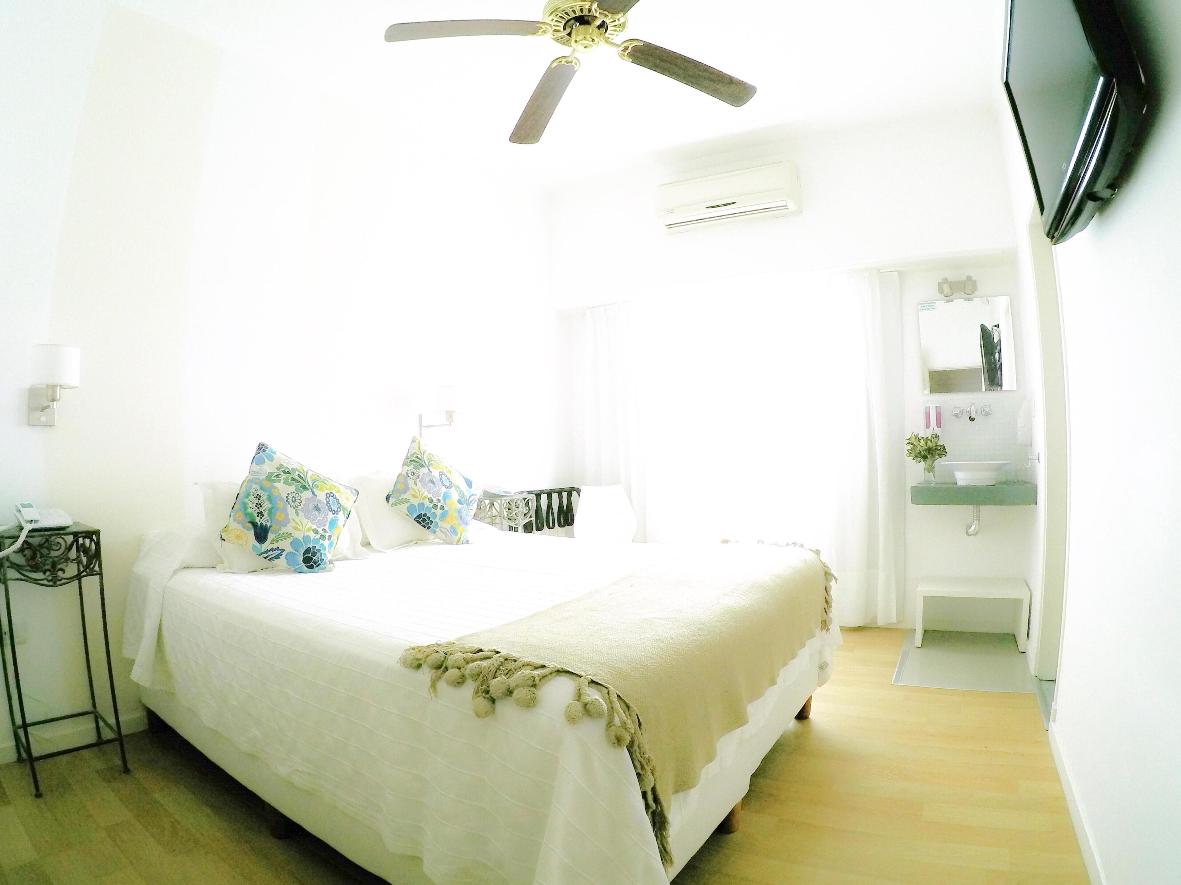 Minibar, coffres-forts dans les chambres, lits bébé (gratuits)