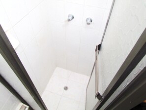 Standard-Apartment, 2 Schlafzimmer, Küche, Meerblick | Badezimmer