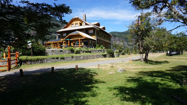 Entrada al alojamiento