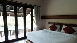 Minibar (free items), desk, blackout drapes, cribs (free) - Yao In Chan (Samut Songkhram)