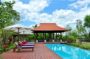 Sundeck - Yao In Chan (Samut Songkhram)