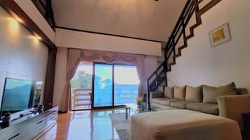 Luxury-Apartment, Balkon, Parkblick | Wohnbereich | Flachbildfernseher, DVD-Player