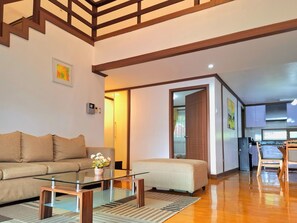 Luxury Apartment, Balcony, Park View | Living area | Flat-screen TV, DVD player