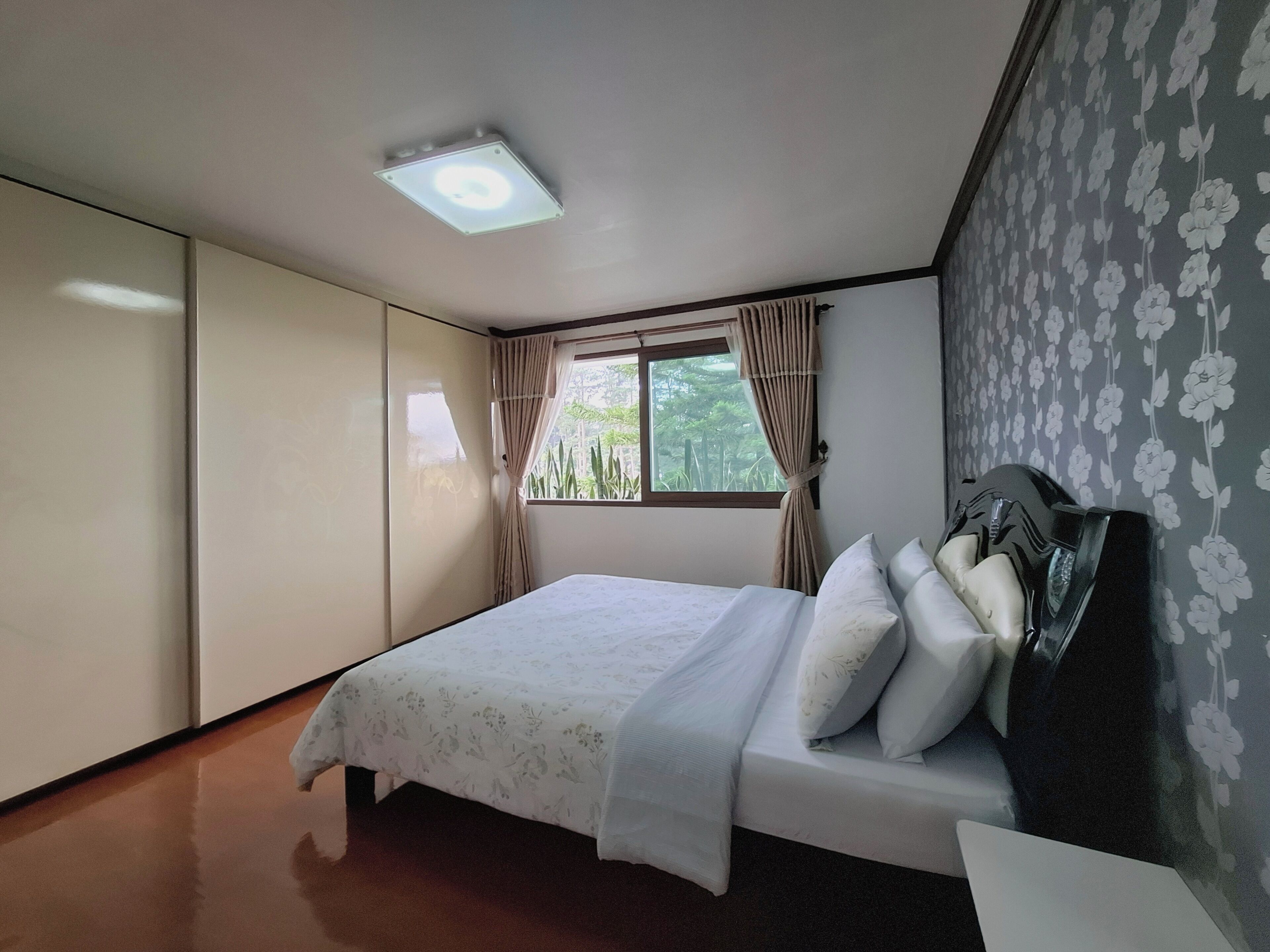 奢华公寓, 阳台, 公园景观 | 5 多间卧室、高档床上用品、特色家居、遮光窗帘
