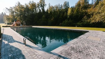 Indoor pool, seasonal outdoor pool, pool loungers