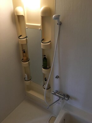 Hair dryer, slippers, towels - No Track - Hostel (Niseko)