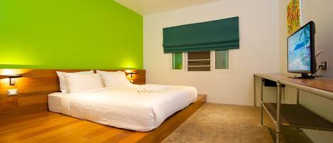 Standard Double Room | Een minibar, een kluis op de kamer, extra bedden, gratis wifi