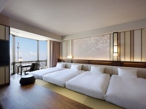 Executive Junior Suite with Skytree Side with 2 Extra Bed (4 adults), Non Smoking | In-room safe, desk, blackout drapes, soundproofing