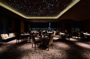 2 restaurants, breakfast, lunch, dinner served; international cuisine