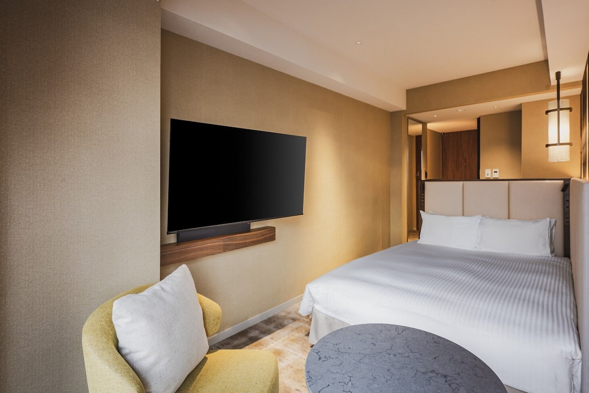 Standard Double with City Side | In-room safe, desk, blackout drapes, soundproofing