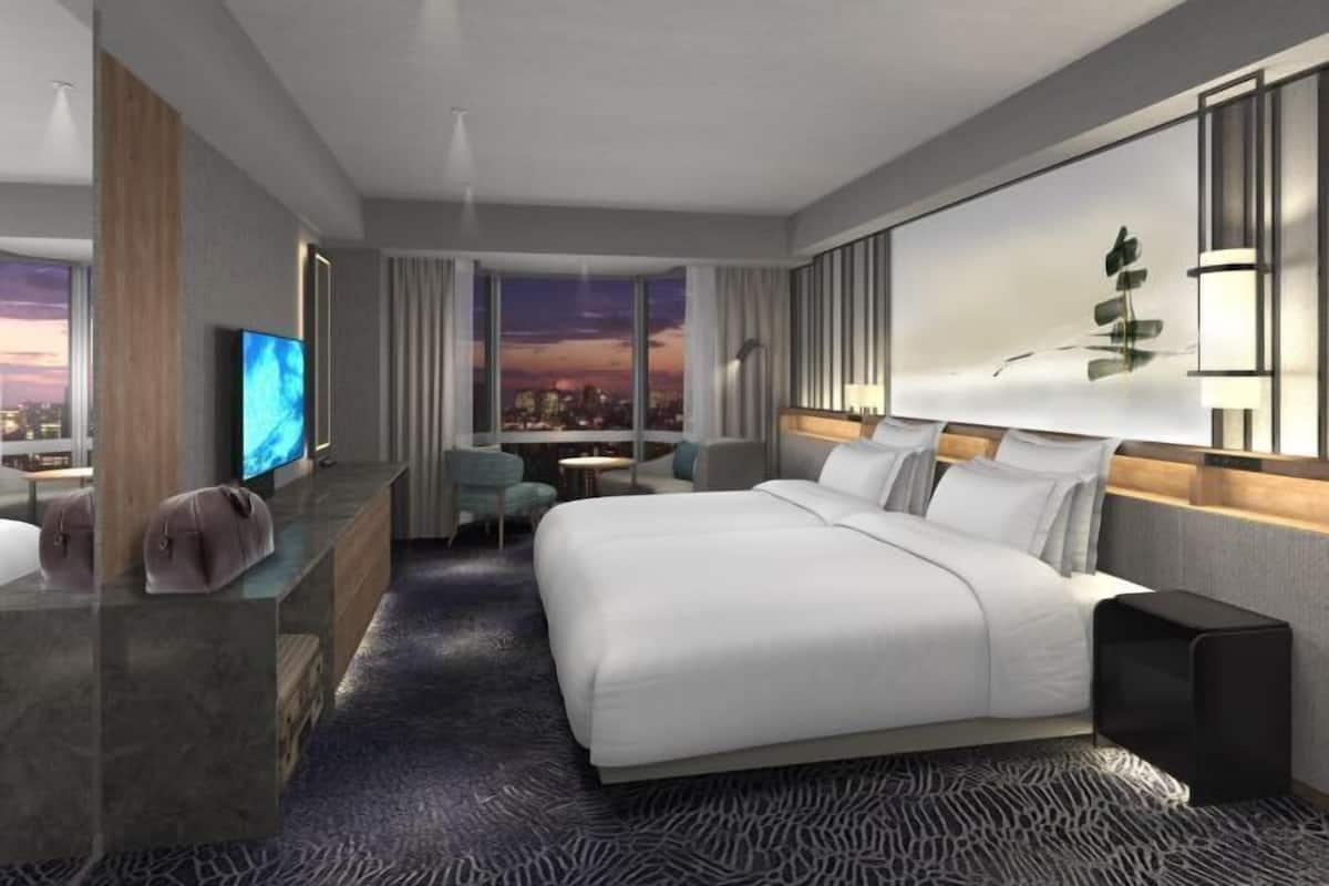 1 bedroom, in-room safe, desk, blackout curtains