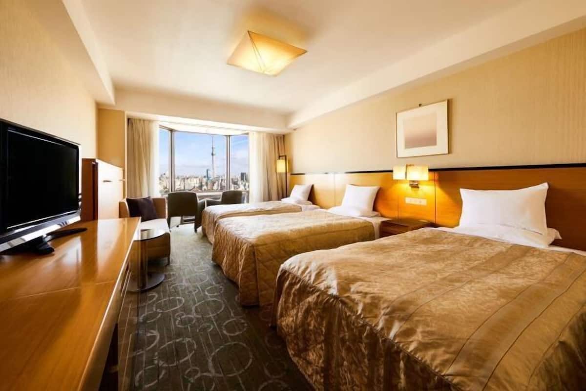 1 bedroom, in-room safe, desk, blackout curtains