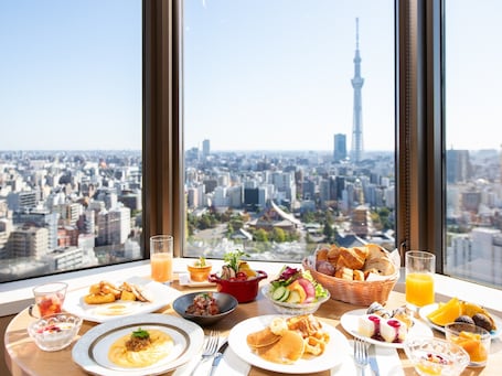 Daily buffet breakfast for a fee. Asakusa View Hotel