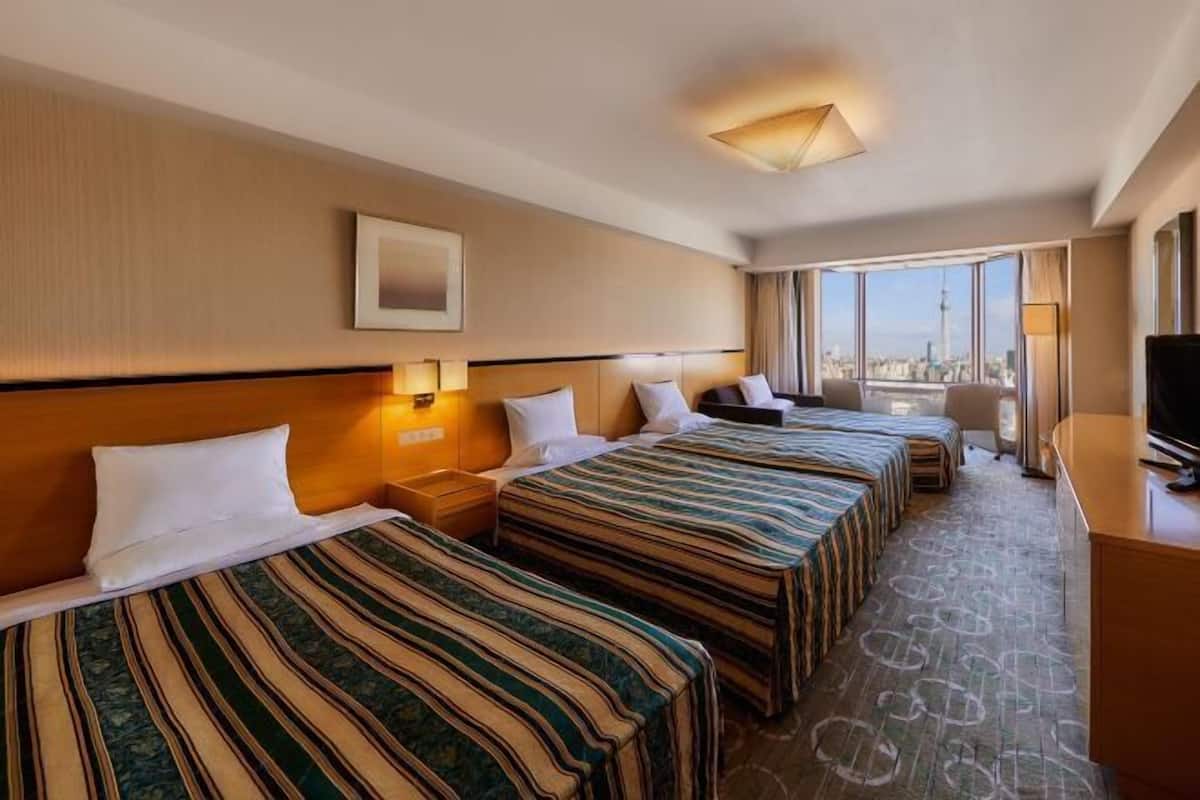 1 bedroom, in-room safe, desk, blackout curtains