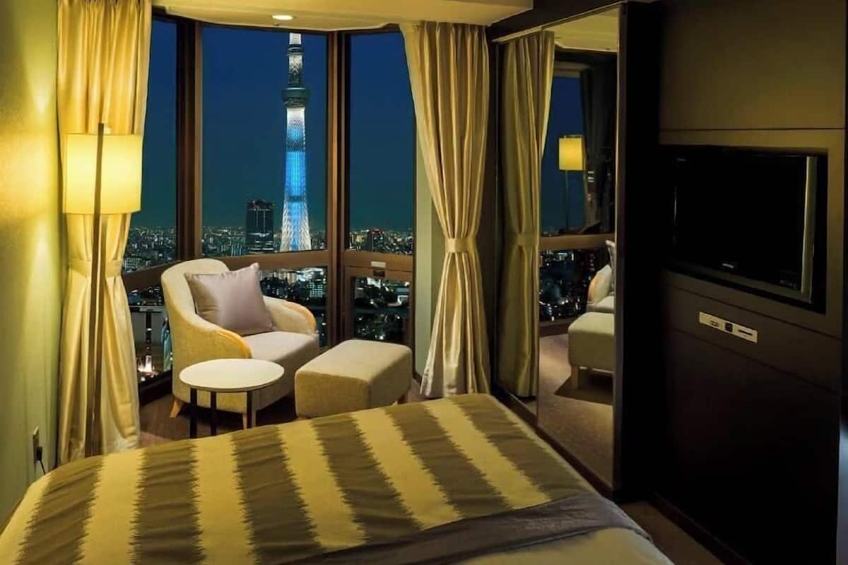 In-room safe, desk, blackout drapes, soundproofing