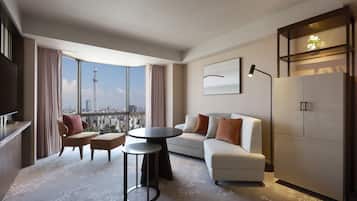 セーフティボックス (室内)、デスク、遮光カーテン、防音設備