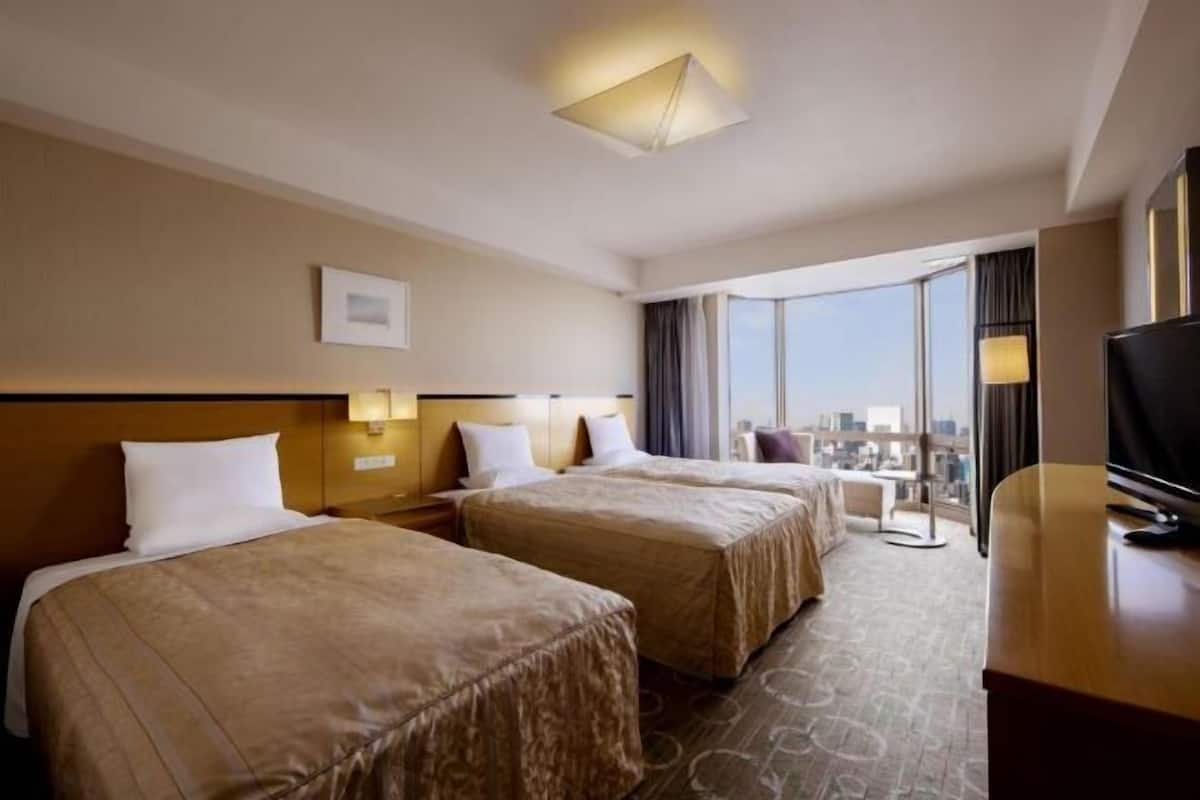 1 bedroom, in-room safe, desk, blackout curtains