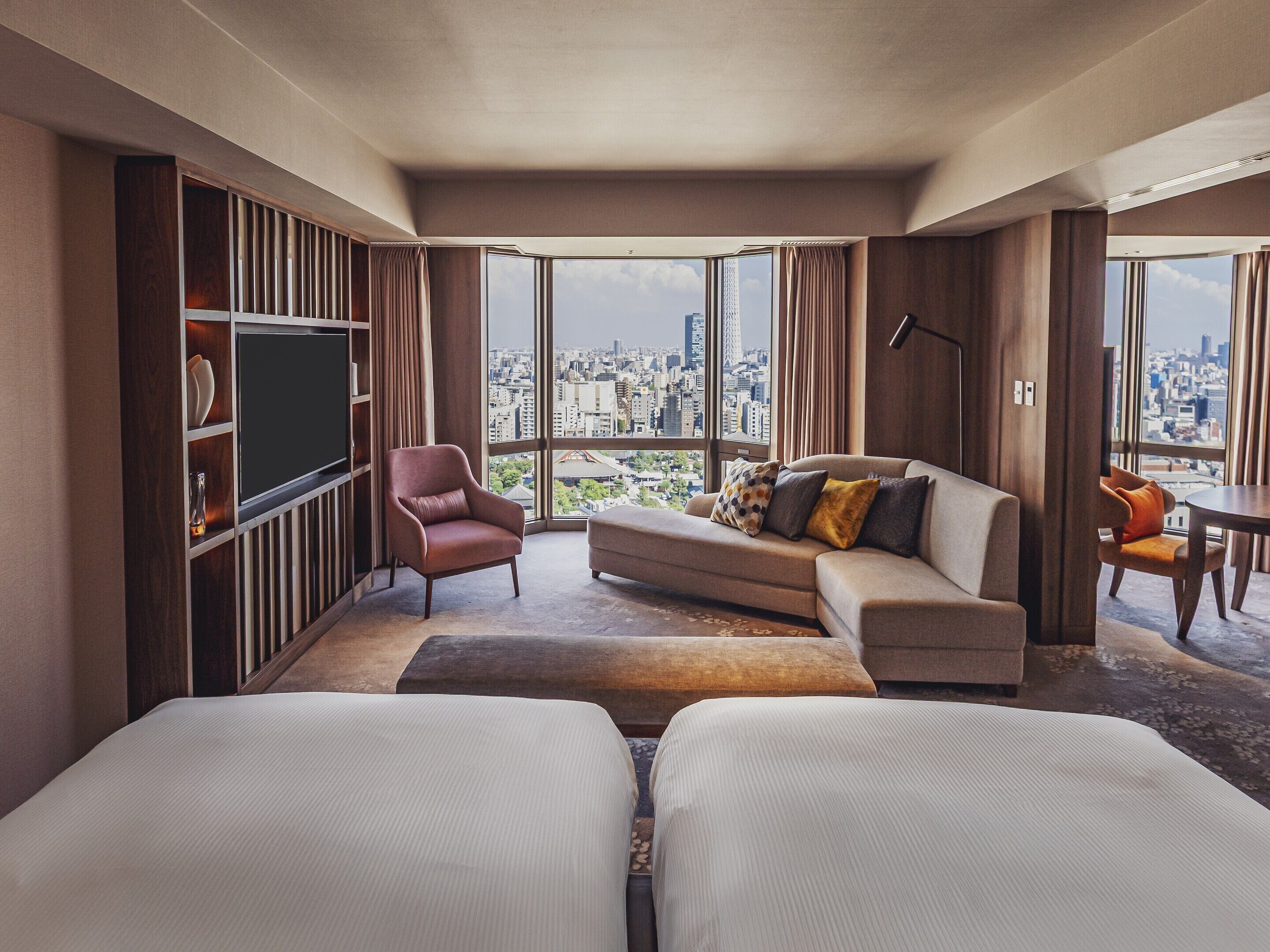 Coffres-forts dans les chambres, bureau, rideaux occultants