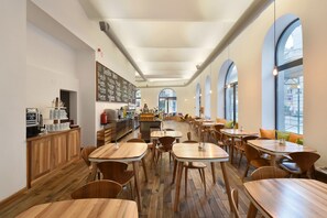 Daily buffet breakfast (EUR 12 per person) - Hotel Mocca (Vienna)