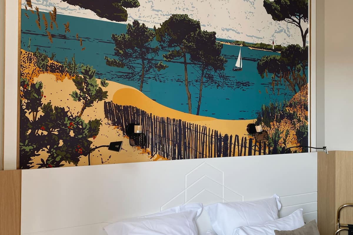 economy double room | in-room safe, individually decorated, individually furnished, desk