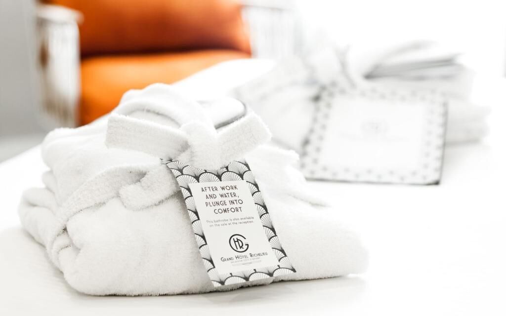 double room, sea view | in-room safe, individually decorated, individually furnished, desk