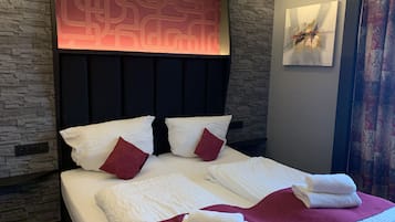 Quarto casal ou duplo standard | 1 quarto, escrivaninha, berços (sobretaxa)