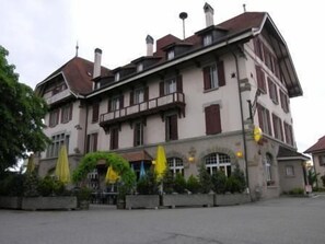 Front of property - Hotel Restaurant L'Acacia (Marly)