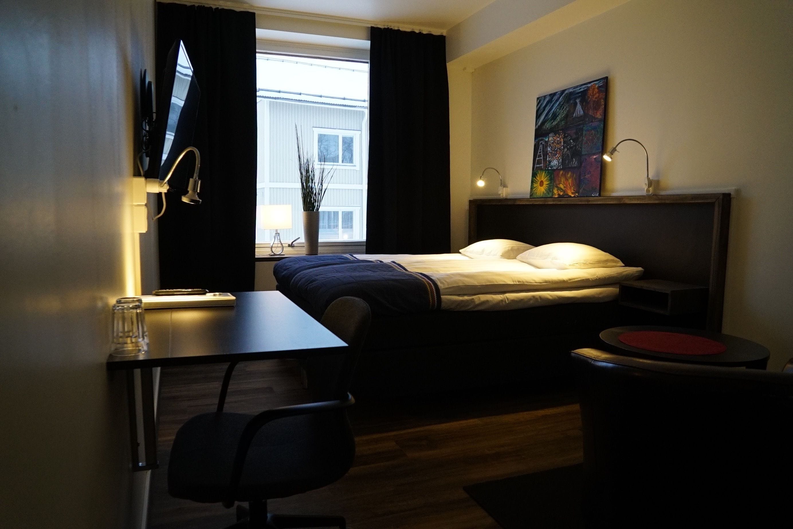standard double room | individually decorated, individually furnished, desk, blackout curtains