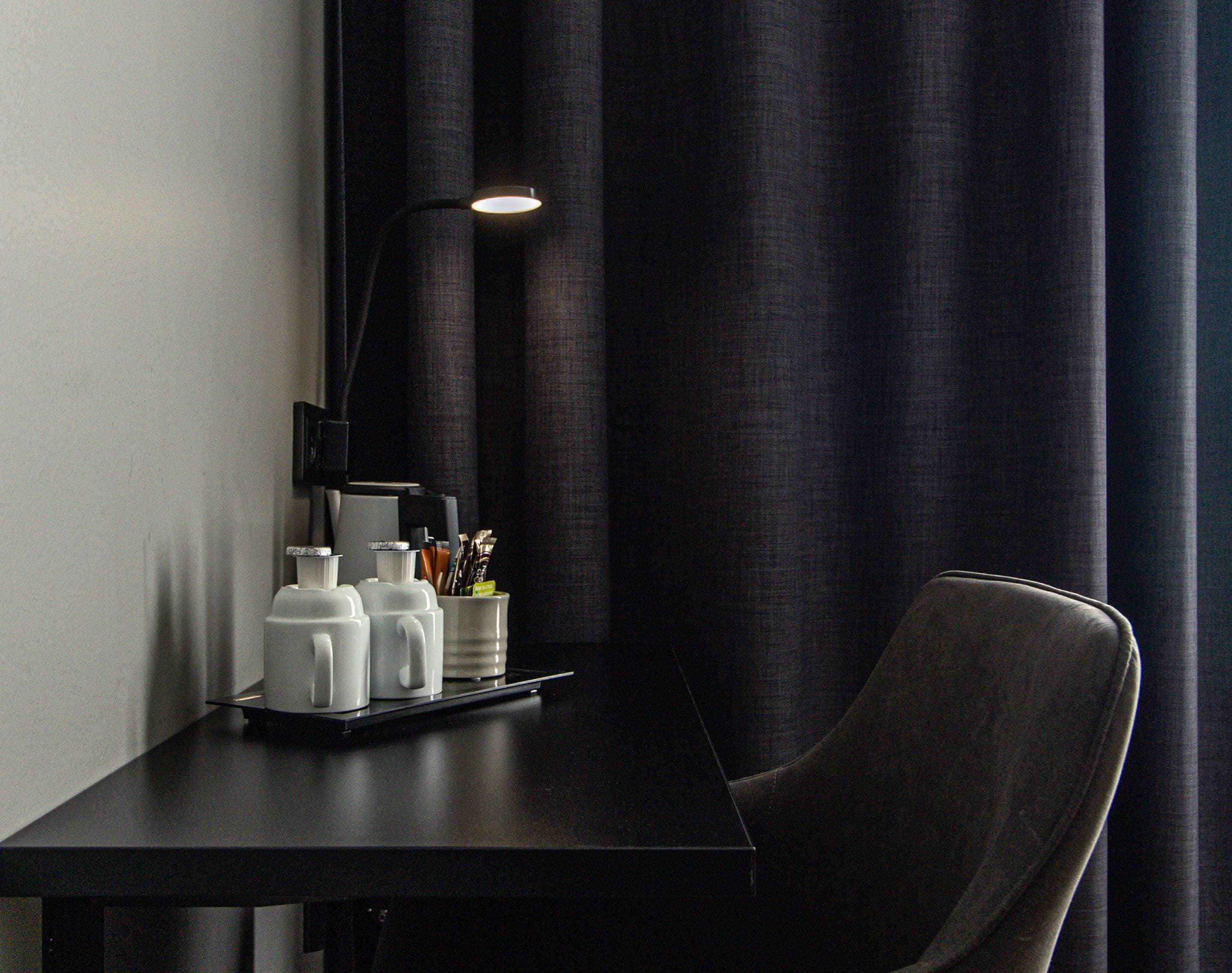 standard room, 2 single beds, non smoking | individually decorated, individually furnished, desk, blackout curtains