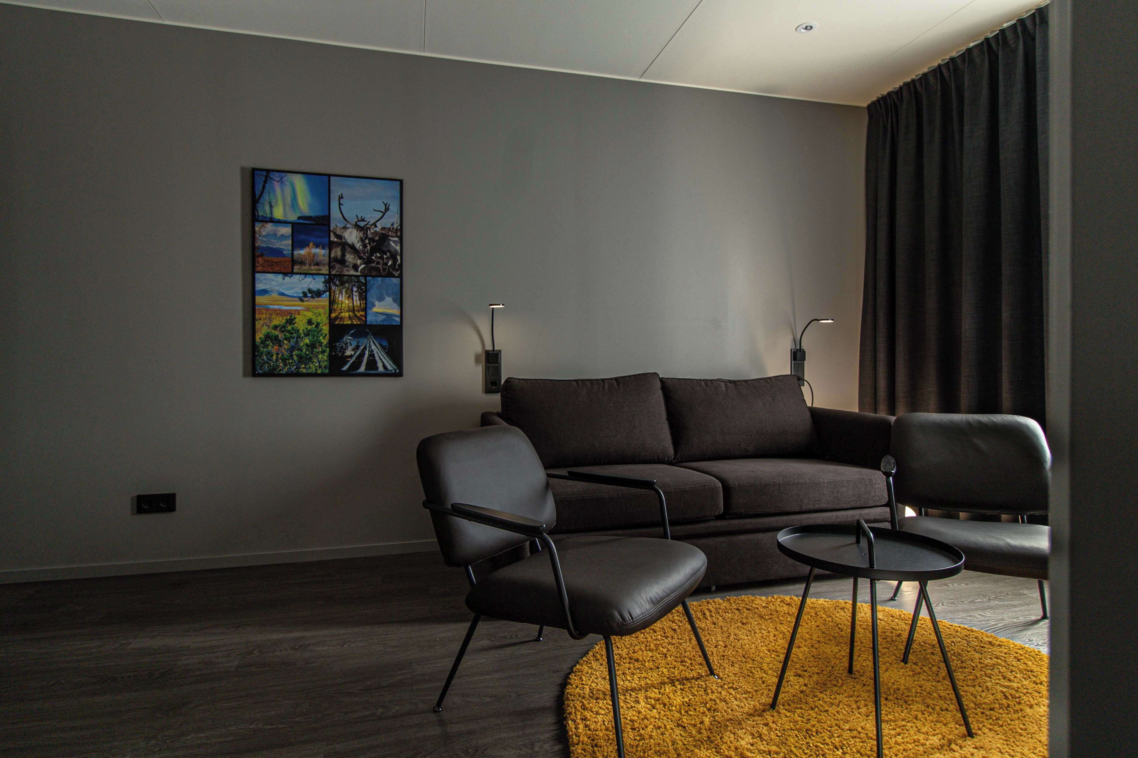 family suite, 1 king bed, non smoking (with sofabed) | individually decorated, individually furnished, desk, blackout curtains