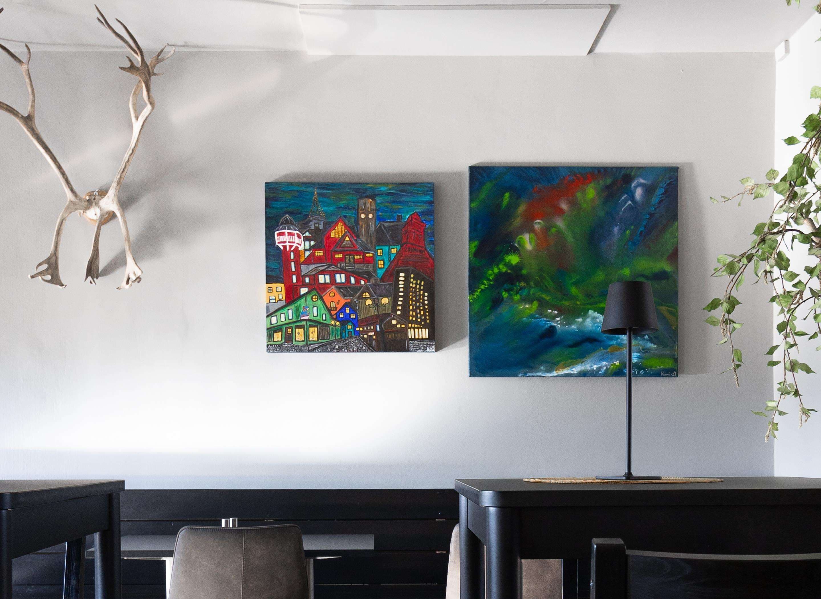 2 restaurants, breakfast, lunch, dinner served; international cuisine