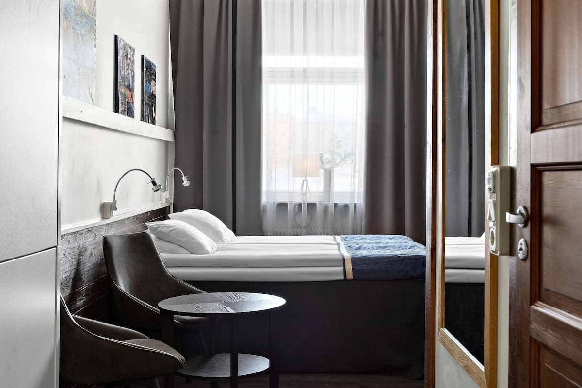 individually decorated, individually furnished, desk, blackout curtains