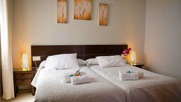 Doppel- oder Zweibettzimmer | 16 Schlafzimmer, Daunenbettdecken, Bügeleisen/Bügelbrett