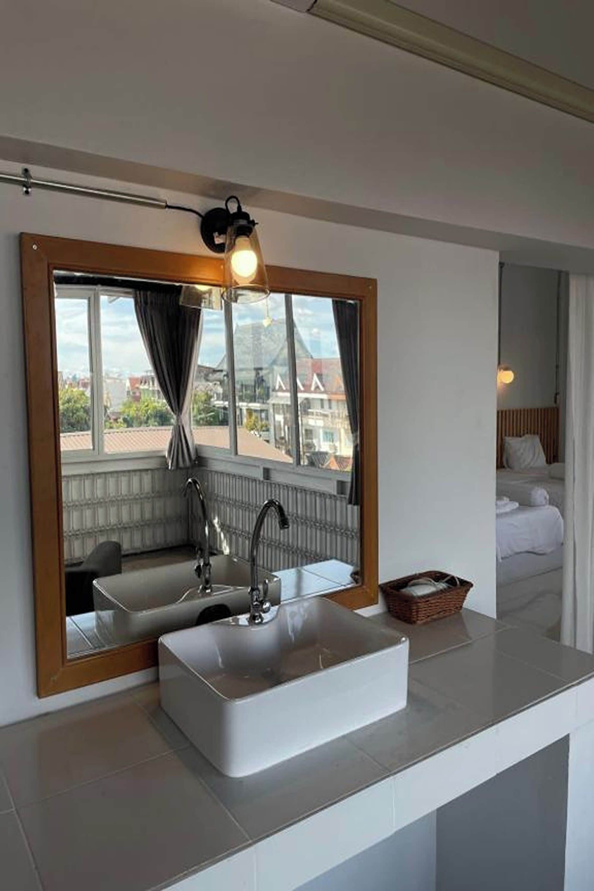 Premium Quadruple Room | Minibar, individually decorated, individually furnished, desk