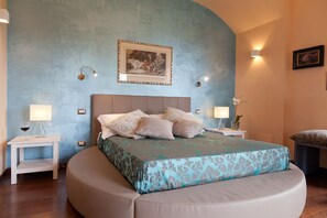Luxury Double Room | Minibar, desk, laptop workspace, free WiFi - Relais Montemaggiore (Sinalunga)