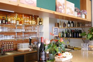 Bar (on property) - Auberge Aux Deux Sapins (Montricher)