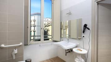 Shower, free toiletries, hair dryer, bidet