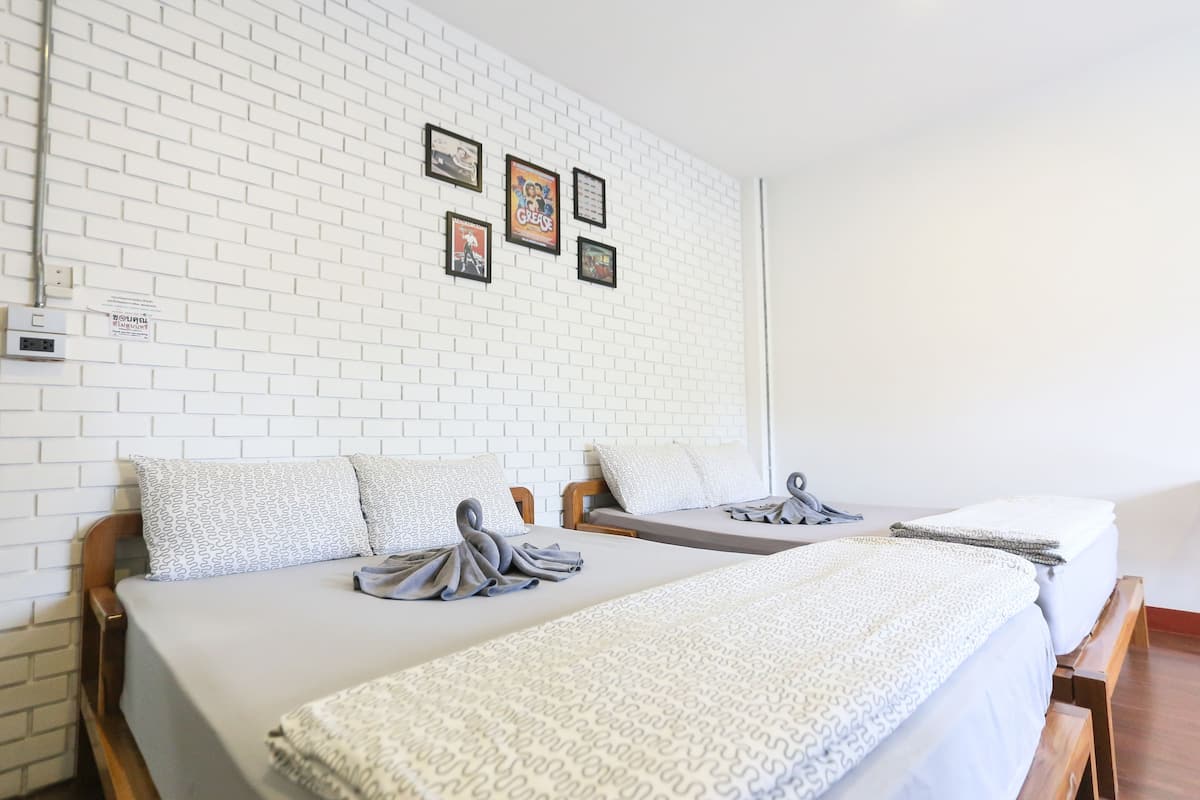 Minibar, desk, laptop workspace, rollaway beds