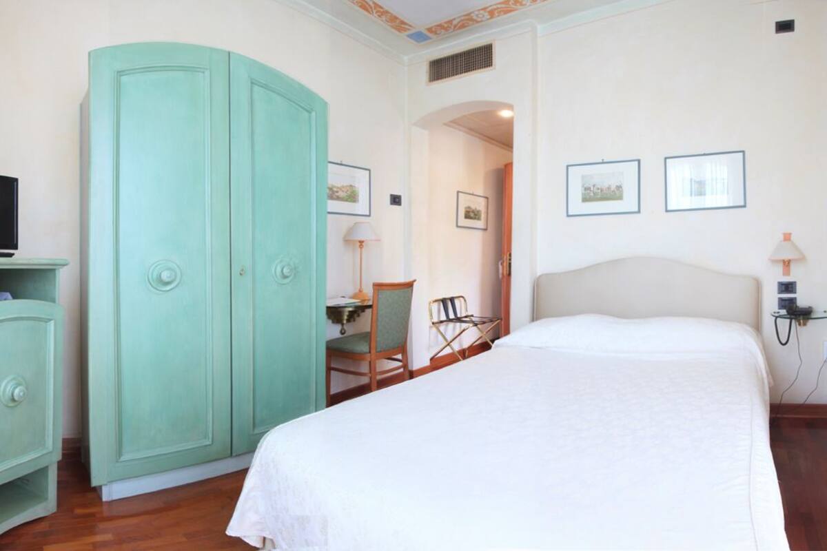 Standard Single Room | Peti besi dalam bilik, Wi-fi percuma, cadar katil, akses kerusi roda