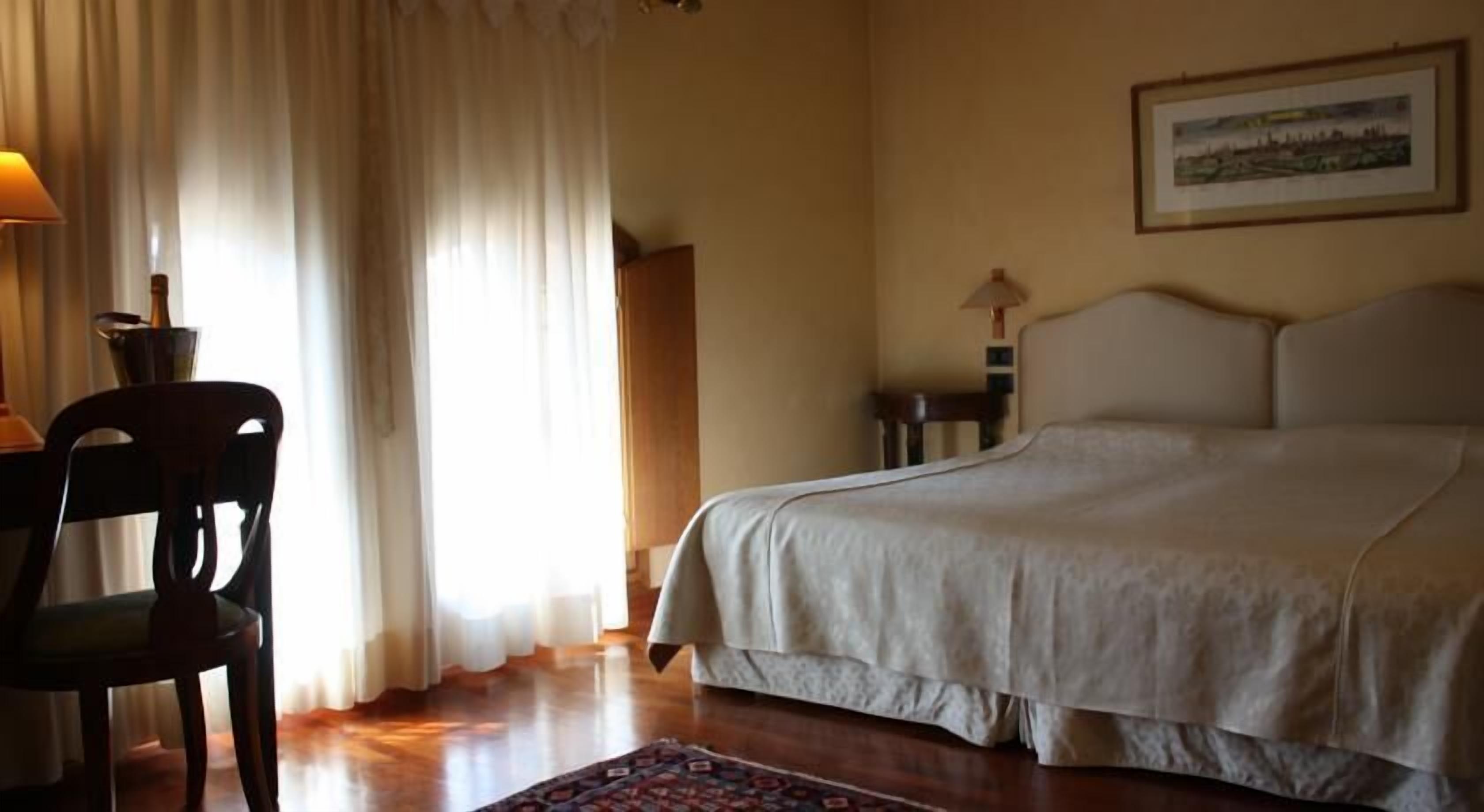 in-room safe, free wifi, bed sheets, wheelchair access