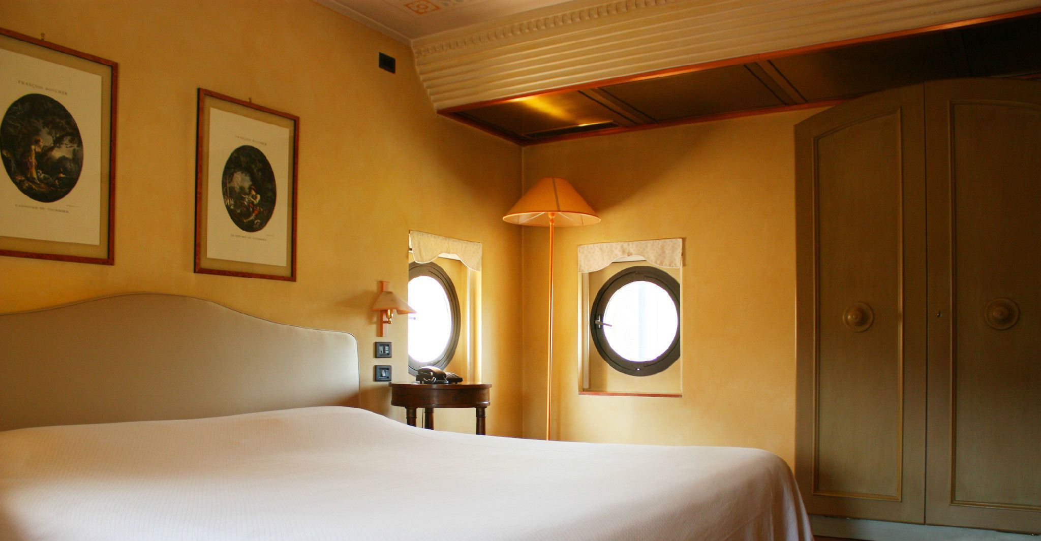 junior suite | in-room safe, free wifi, bed sheets, wheelchair access