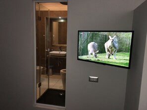 Superior Room | Premium bedding, minibar, in-room safe, desk - Roma Veneto Relais (Rome)
