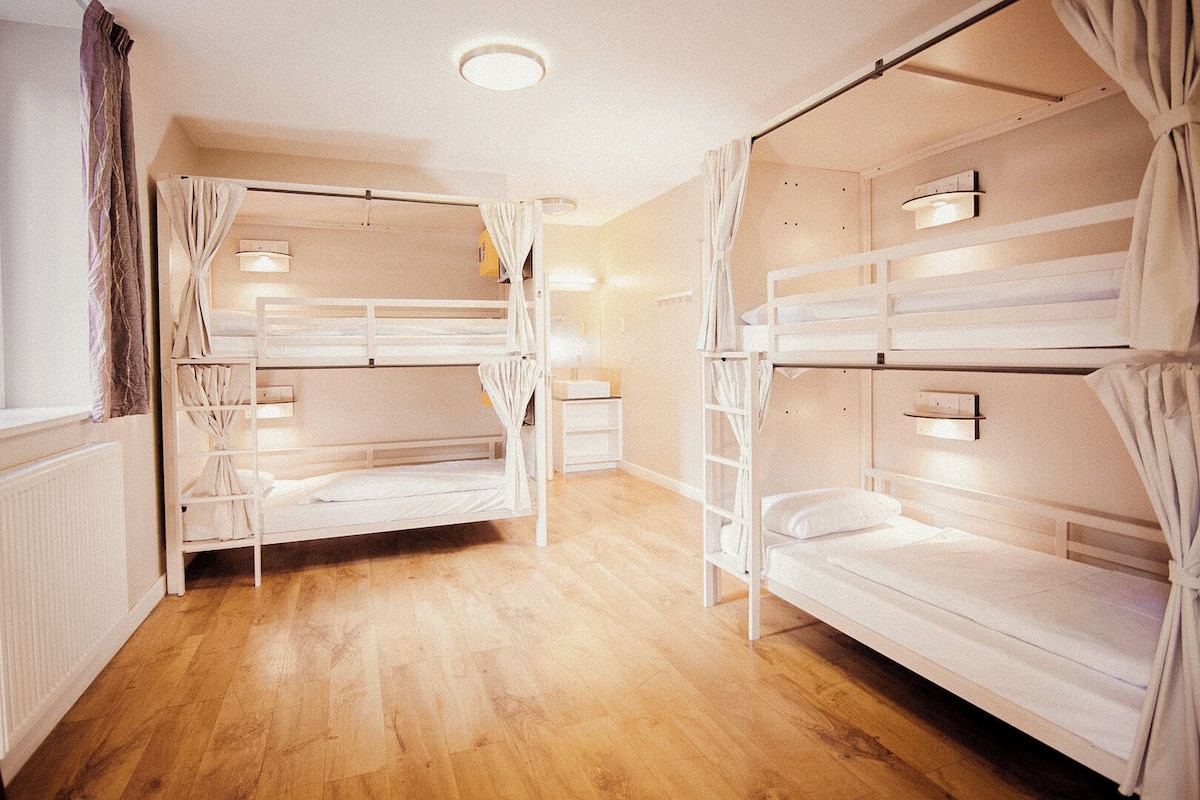 Coffres-forts dans les chambres, Wi-Fi gratuit, draps fournis