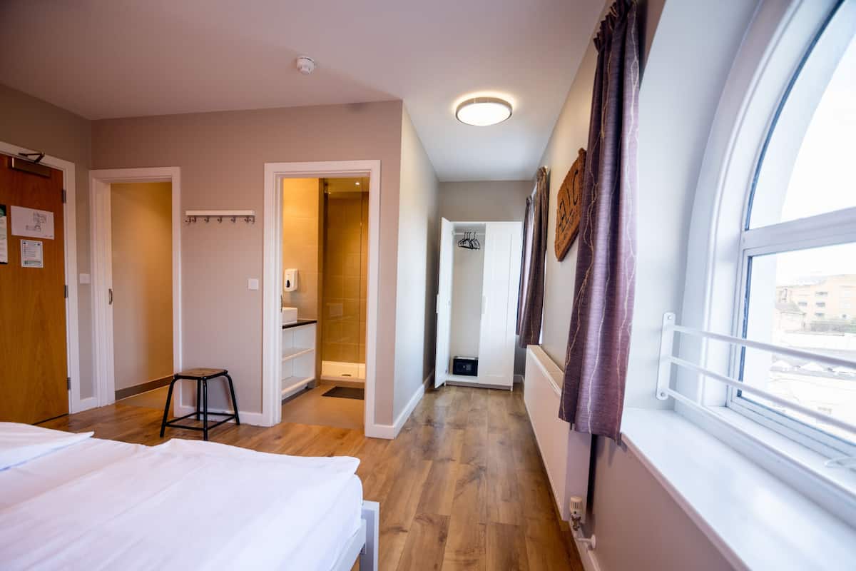 Double Room, 1 Double Bed, Private Bathroom | 1 bedroom, in-room safe, free WiFi, bed sheets