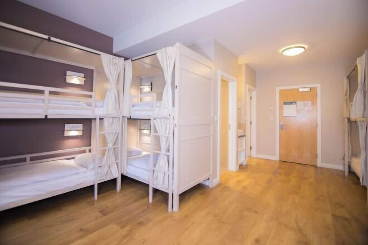Coffres-forts dans les chambres, Wi-Fi gratuit, draps fournis
