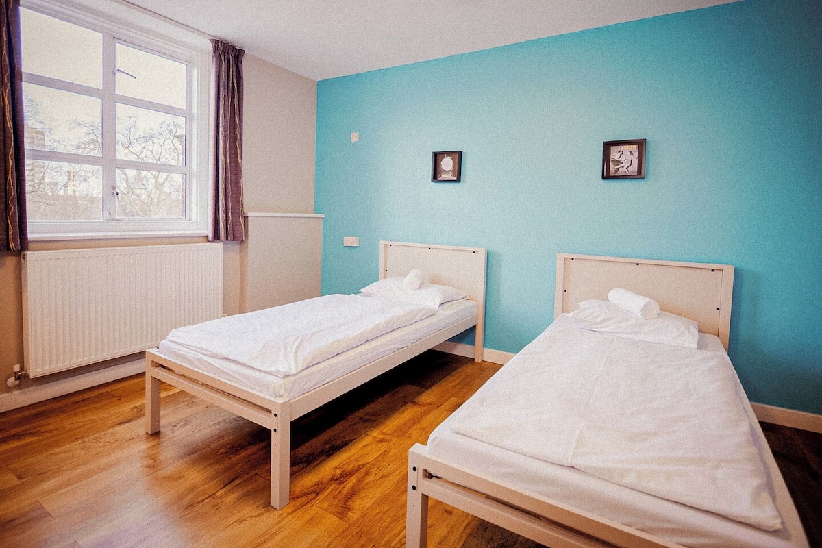 Coffres-forts dans les chambres, Wi-Fi gratuit, draps fournis