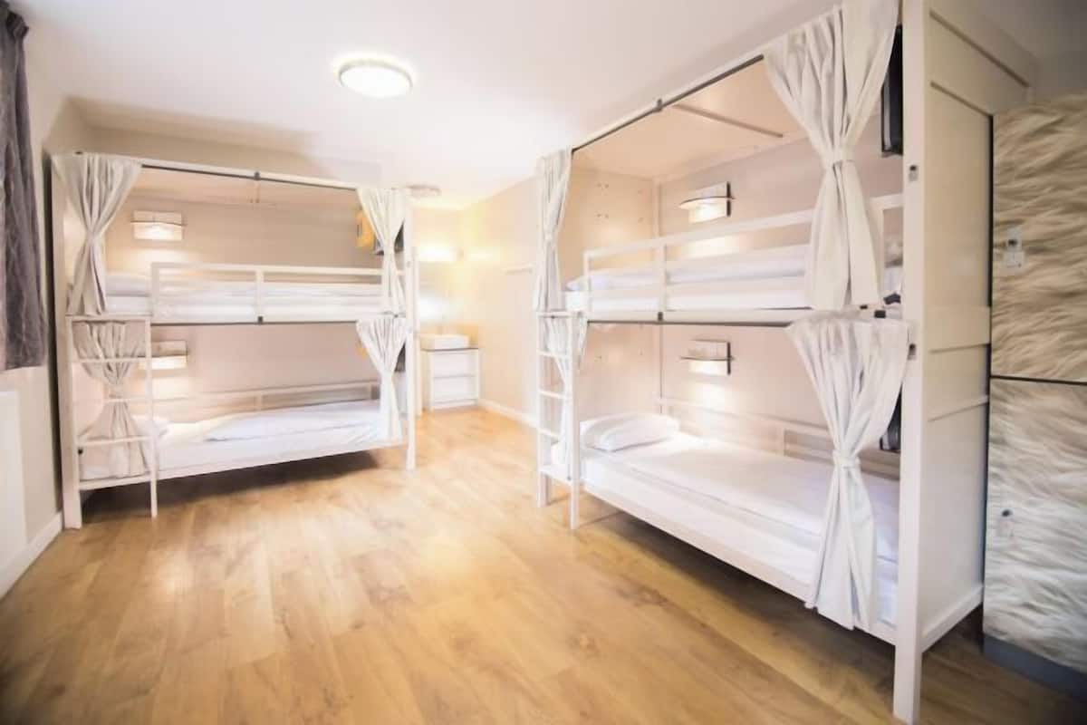1 habitación, caja de seguridad en la habitación y wifi gratis