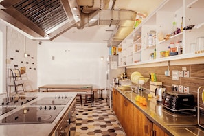 Fridge, microwave