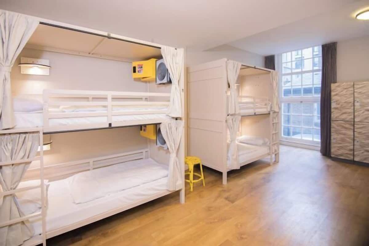 Coffres-forts dans les chambres, Wi-Fi gratuit, draps fournis
